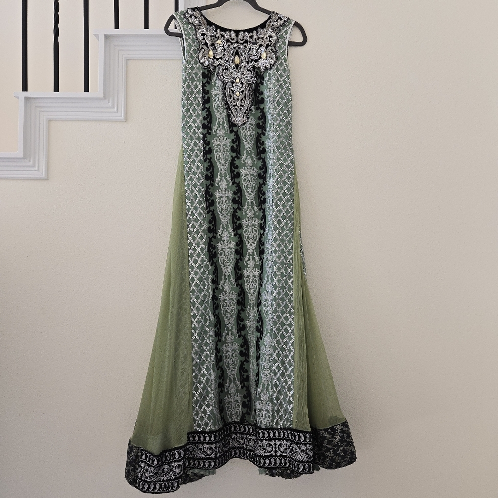 Ready To Wear Green Black Anarkali Gown Sz S Small Sleeveless Embroidery Velvet